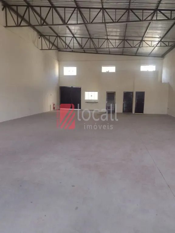 Loja / Salão / Ponto Comercial  para aluguel, 255m² — foto 2 de 9