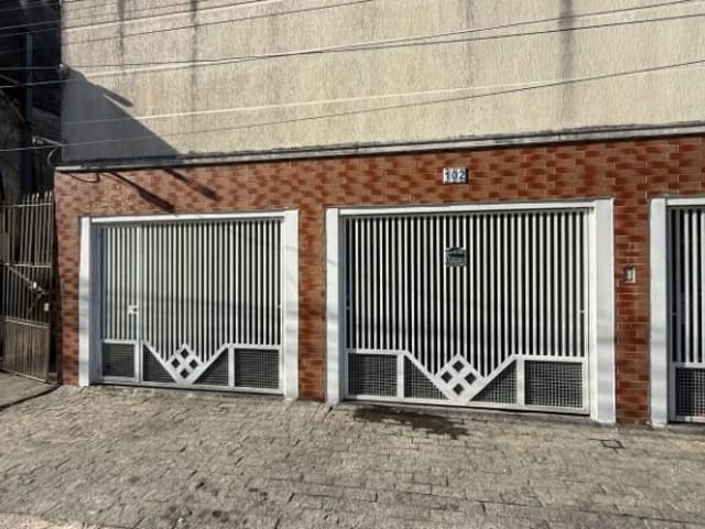 Loja com 240m², para alugar, no bairro Jardim Ester Yolanda em São Paulo
