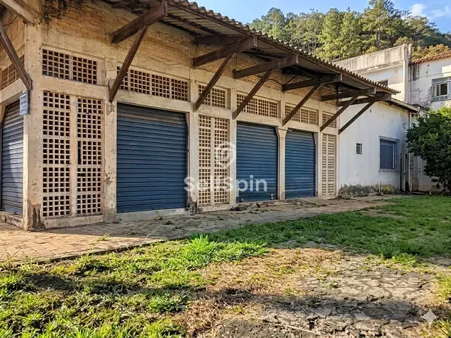 Loja com 556m², para alugar, no bairro ITAIPU em Niterói