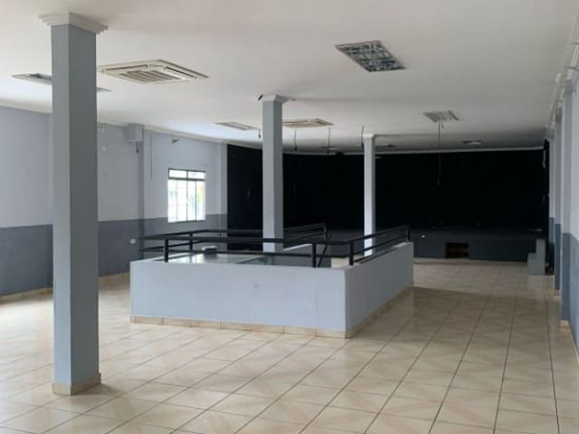Loja com 324m², para alugar, no bairro Metalúrgicos em Osasco