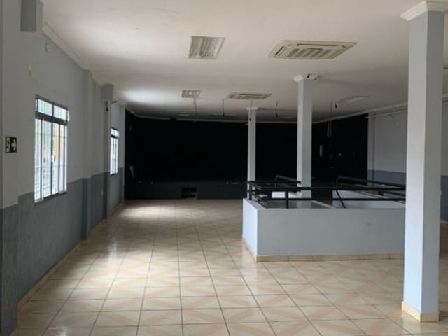 Loja com 324m², para alugar, no bairro Metalúrgicos em Osasco