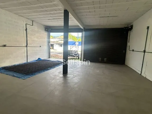 Loja para alugar, no bairro Serra Grande em Niterói