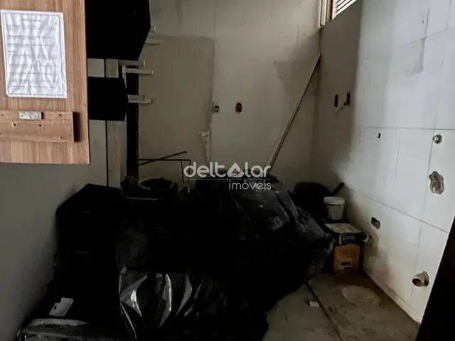 Loja com 28m², para alugar, no bairro Santa Mônica em Belo Horizonte