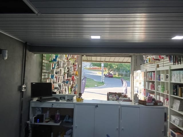 Loja com 200m², à venda, no bairro Água Espraiada (Caucaia do Alto) em Cotia