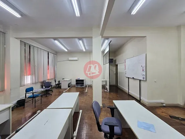 Loja à venda ou para alugar, no bairro Centro Histórico em Porto Alegre