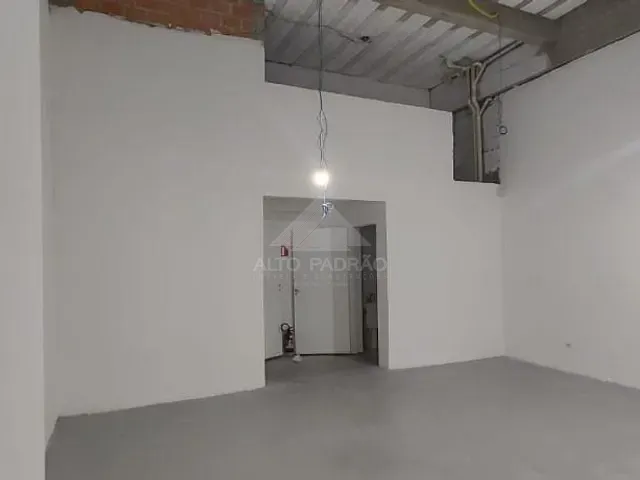 Loja com 115m², para alugar, no bairro Vila Assis Brasil em Mauá