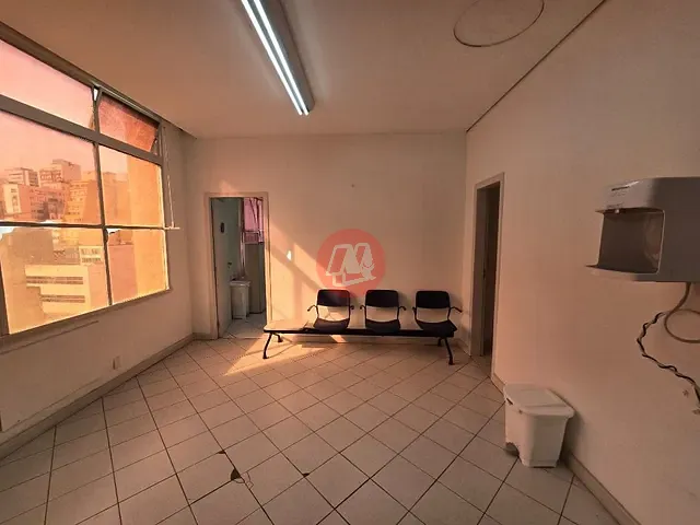 Loja à venda ou para alugar, no bairro Centro Histórico em Porto Alegre