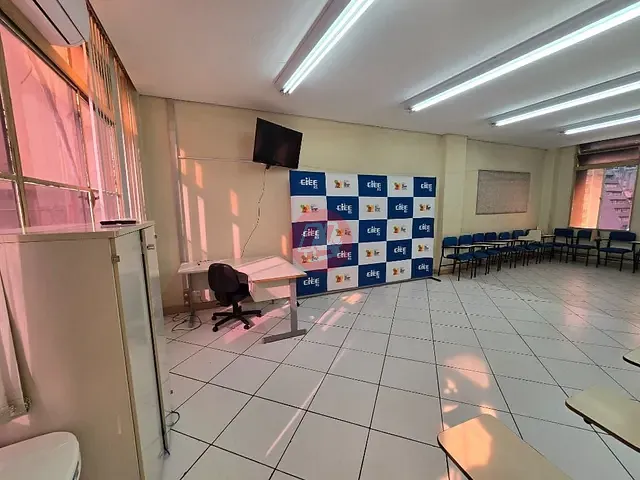 Loja à venda ou para alugar, no bairro Centro Histórico em Porto Alegre