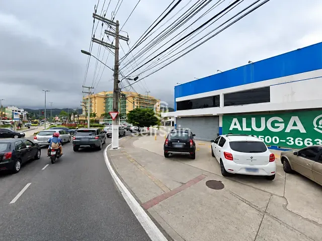 Loja para alugar, no bairro Itaipu em Niterói