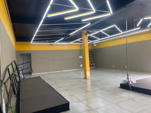 Loja com 380m², à venda, no bairro Jardim Roberto em Osasco