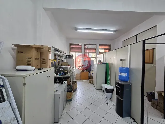 Loja à venda ou para alugar, no bairro Centro Histórico em Porto Alegre