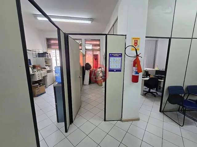 Loja à venda ou para alugar, no bairro Centro Histórico em Porto Alegre