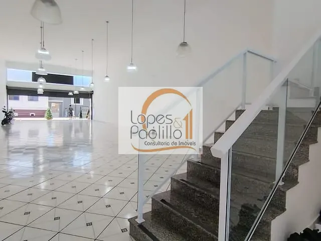 Loja com 467m², para alugar, no bairro Centro em Atibaia