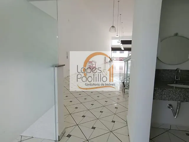 Loja com 467m², para alugar, no bairro Centro em Atibaia