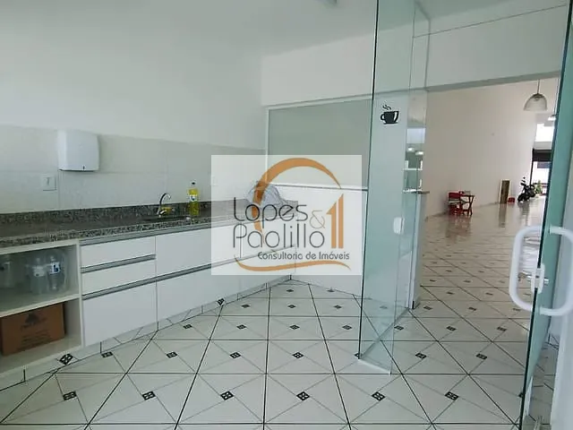 Loja com 467m², para alugar, no bairro Centro em Atibaia