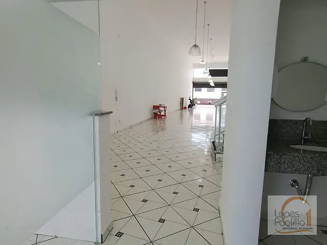 Loja com 467m², para alugar, no bairro Centro em Atibaia