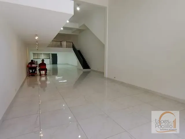 Loja com 168m², para alugar, no bairro Centro em Atibaia