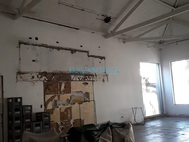 Loja com 300m², à venda, no bairro VILA ROMANA em São Paulo