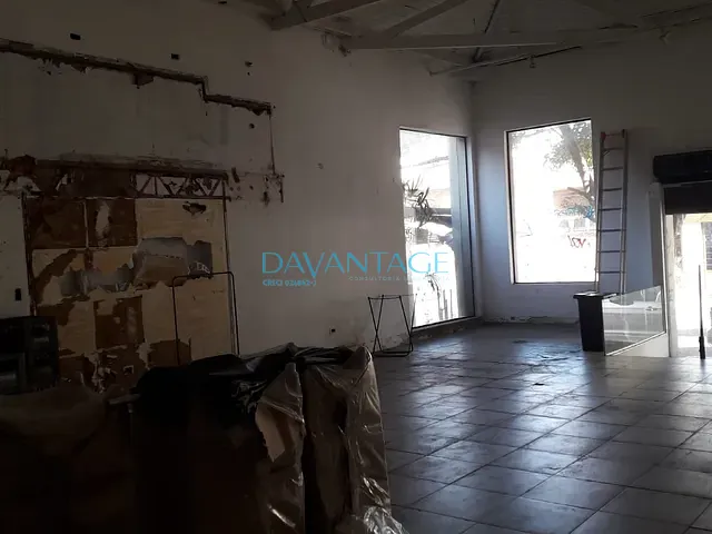 Loja com 300m², à venda, no bairro VILA ROMANA em São Paulo