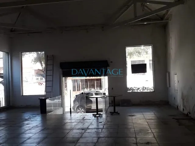 Loja com 300m², à venda, no bairro VILA ROMANA em São Paulo