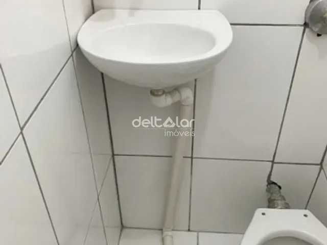 Loja com 31m², para alugar, no bairro São João Batista (Venda Nova) em Belo Horizonte