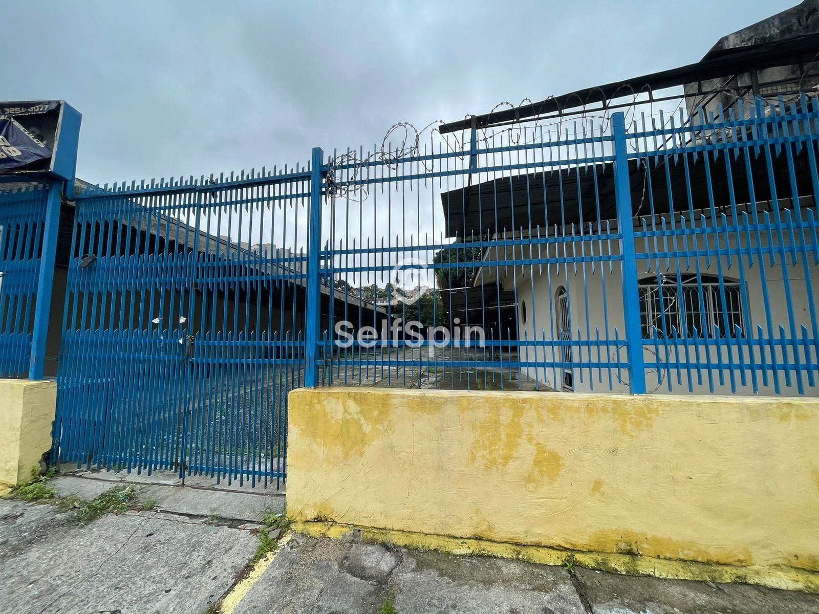 Loja-Salão, 1200 m² - Foto 1