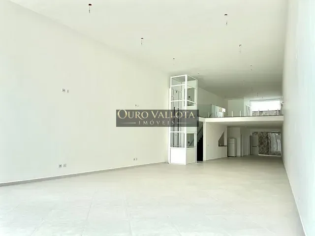 Loja com 359m², para alugar, no bairro Vila Regente Feijó em São Paulo