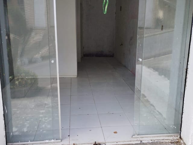 Loja com 18m², para alugar, no bairro Jardim Dinorah em Cotia
