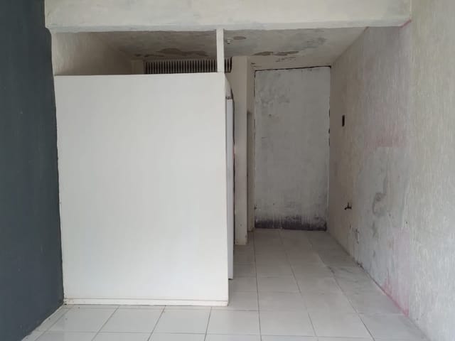 Loja com 18m², para alugar, no bairro Jardim Dinorah em Cotia