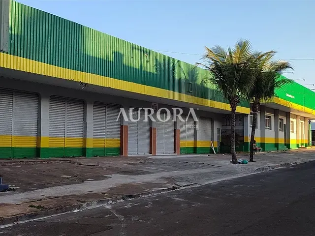Loja com 180m², para alugar, no bairro Vila Shimabokuro em Londrina