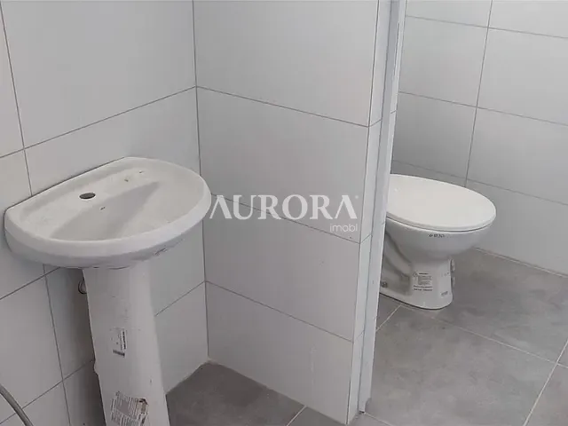 Loja com 180m², para alugar, no bairro Vila Shimabokuro em Londrina