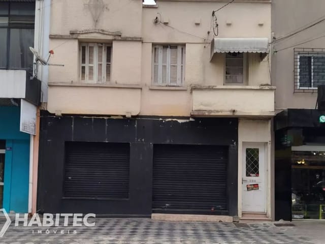Loja com 112m² 1 quarto e 1 banheiro, à venda, no bairro Centro em Curitiba
