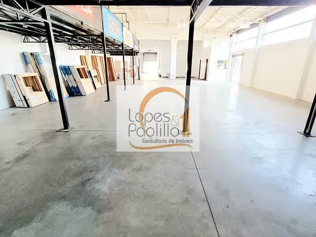 Loja com 320m², para alugar, no bairro Jardim das Cerejeiras em Atibaia