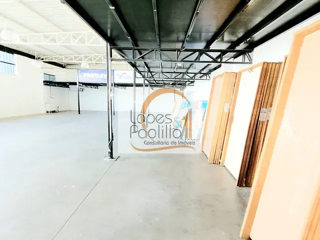 Loja com 320m², para alugar, no bairro Jardim das Cerejeiras em Atibaia