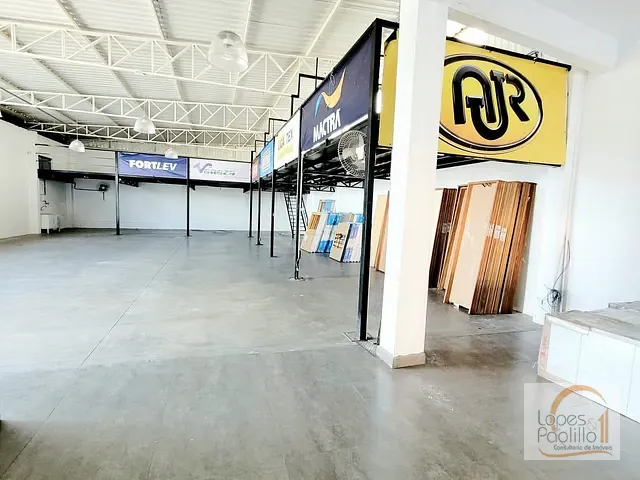 Loja com 320m², para alugar, no bairro Jardim das Cerejeiras em Atibaia
