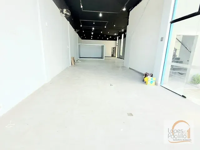 Loja com 400m², para alugar, no bairro Nova Atibaia em Atibaia