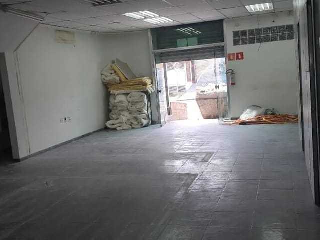 Loja com 180m², para alugar, no bairro Novo Osasco em Osasco