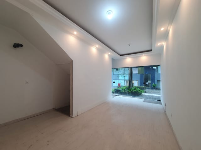 Loja com 96m², para alugar, no bairro Condomínio Centro Comercial Alphaville em Barueri