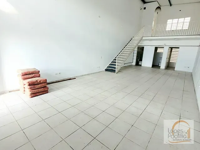 Loja com 280m², para alugar, no bairro Jardim das Cerejeiras em Atibaia