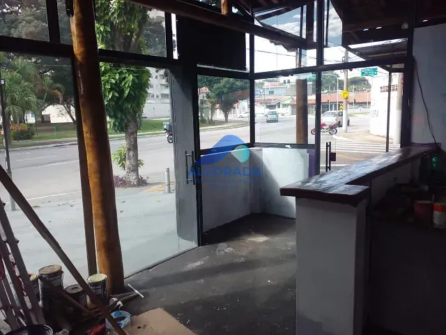 Ponto com 130m², para alugar, no bairro Conjunto Residencial Trinta e Um de Março em São José dos Campos