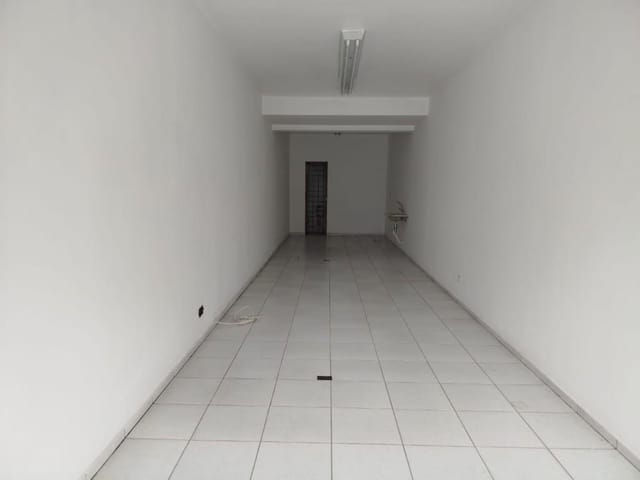 Loja para alugar, no bairro Guabirotuba em Curitiba