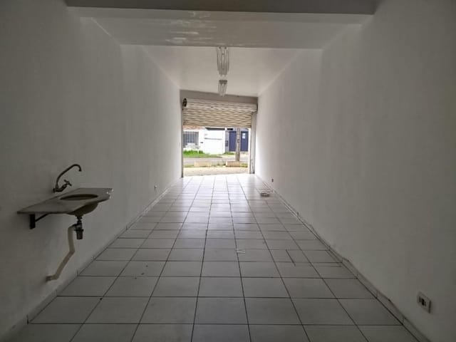 Loja para alugar, no bairro Guabirotuba em Curitiba