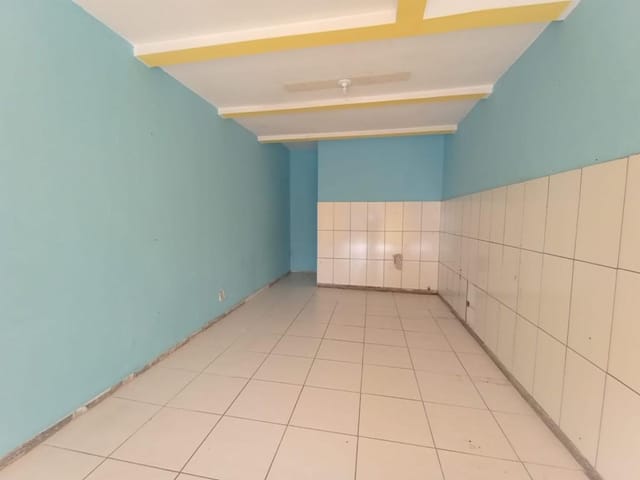 Loja para alugar, no bairro Cajuru em Curitiba