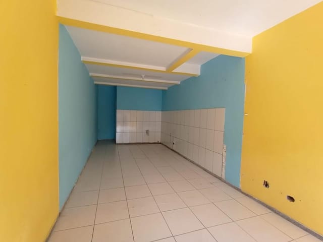 Loja para alugar, no bairro Cajuru em Curitiba