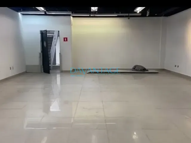 Loja com 350m², para alugar, no bairro Vila Leopoldina em São Paulo
