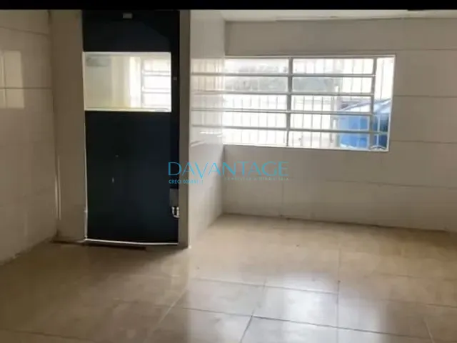 Loja com 350m², para alugar, no bairro Vila Leopoldina em São Paulo