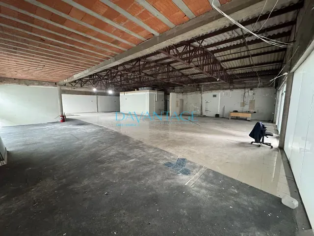 Loja com 1330m², para alugar, no bairro Centro em Campinas