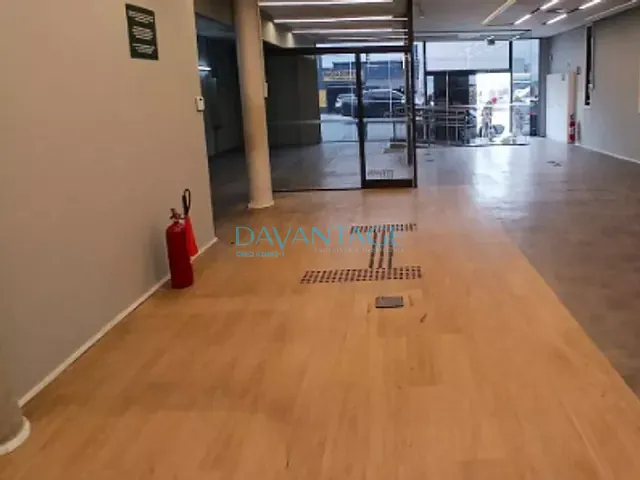 Loja com 750m², para alugar, no bairro Limão em São Paulo