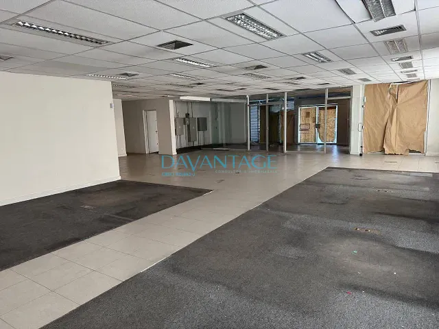 Loja com 708m², para alugar, no bairro Limão em São Paulo