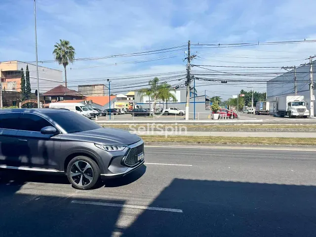Loja para alugar, no bairro Itaipu em Niterói